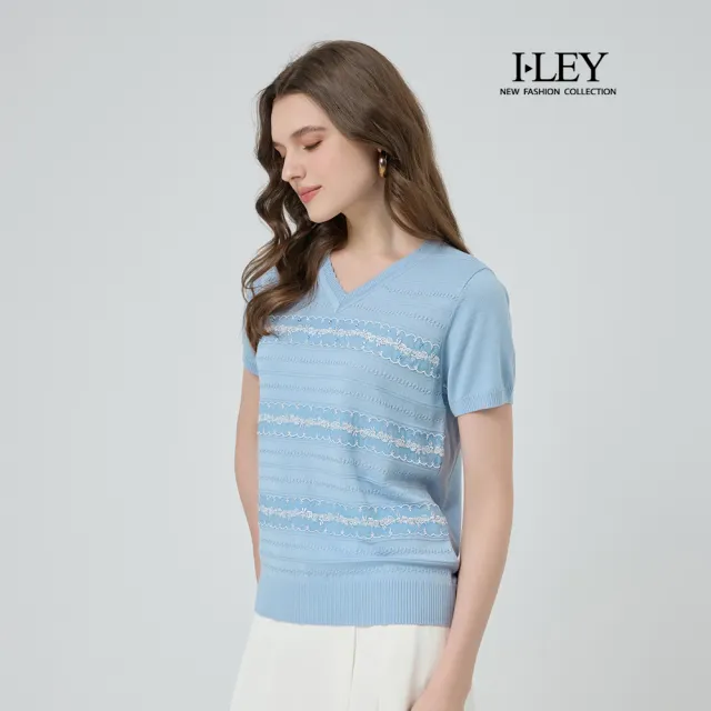 【ILEY 伊蕾】刺繡網紗拼接縲縈針織上衣(淺藍；M-XL；1251455001)