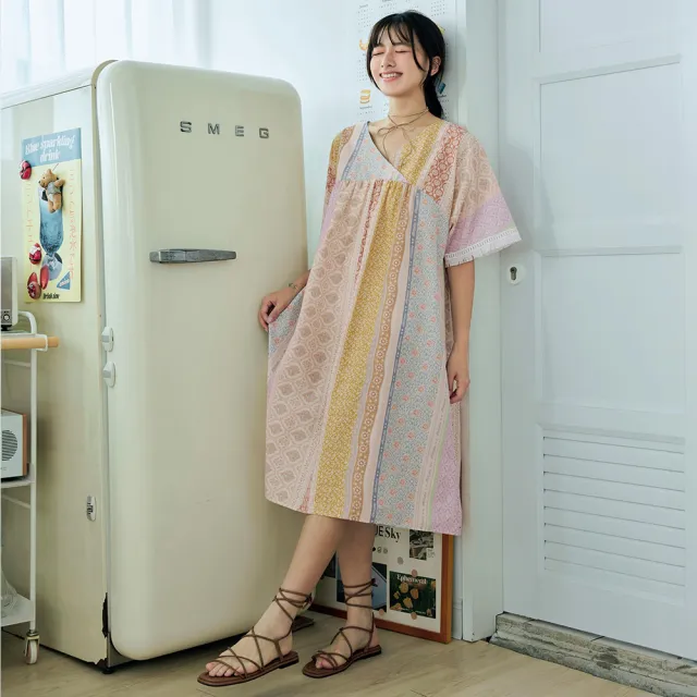 【OB 嚴選】日系純棉拼布感碎花流蘇袖V領洋裝 《DA10504》
