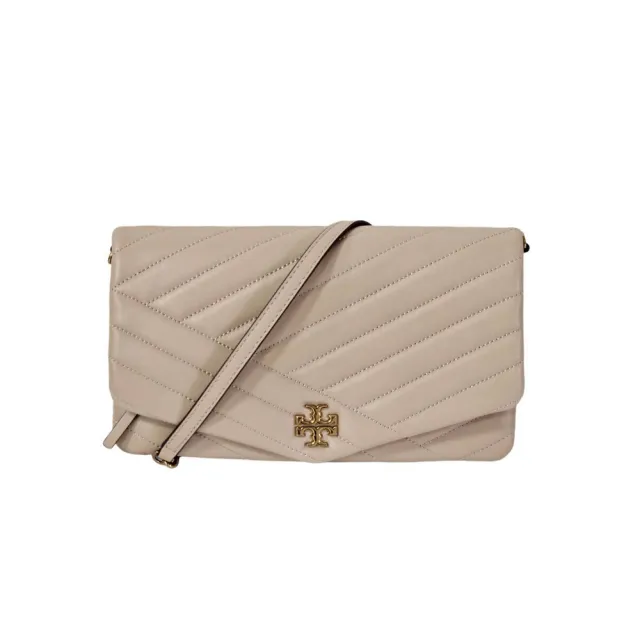 【TORY BURCH】Kira Chevron 小香風信封式斜紋縫線翻蓋肩背包兩色可選 贈送專櫃防塵袋(專櫃新款)