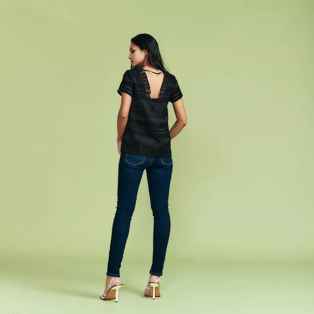 【ICHE 衣哲】Cop.Copine 法國原裝進口條紋紋理拼接透膚方領上衣(2色)