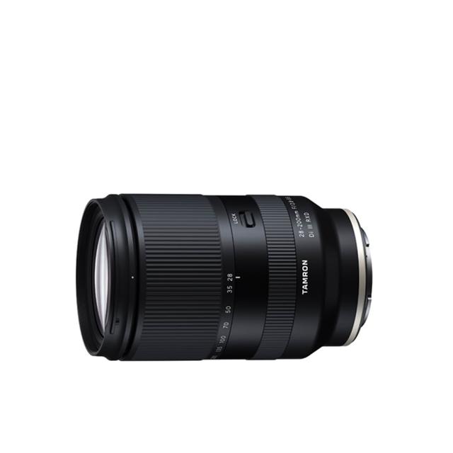 TAMRON騰龍 28-200mm F/2.8-5.6 TAMRON騰龍 28-200mm F/2.8-5.6 Di III RXD A071 是一款高效能全幅變焦鏡頭,焦距範圍 28-200mm,浮動光圈 F/2.8-5.6,適用於全幅機型。作為望遠變焦鏡,搭載 RXD 馬達,提供快速精準對焦,適合風景、人像及旅行攝影。貨源為公司貨,規格及配備以實際出貨為準。