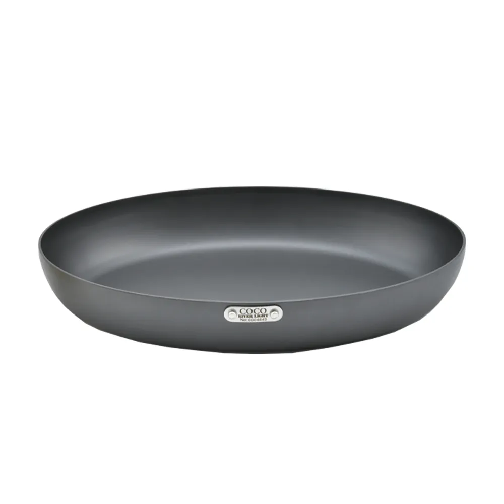【極SONS COCOpan】PREMIER 26cm 日本製 鐵鍋 極簡無柄抗鏽鐵製-IH爐可用鍋(抗鏽耐刮 導熱快速/ 戶外露營)