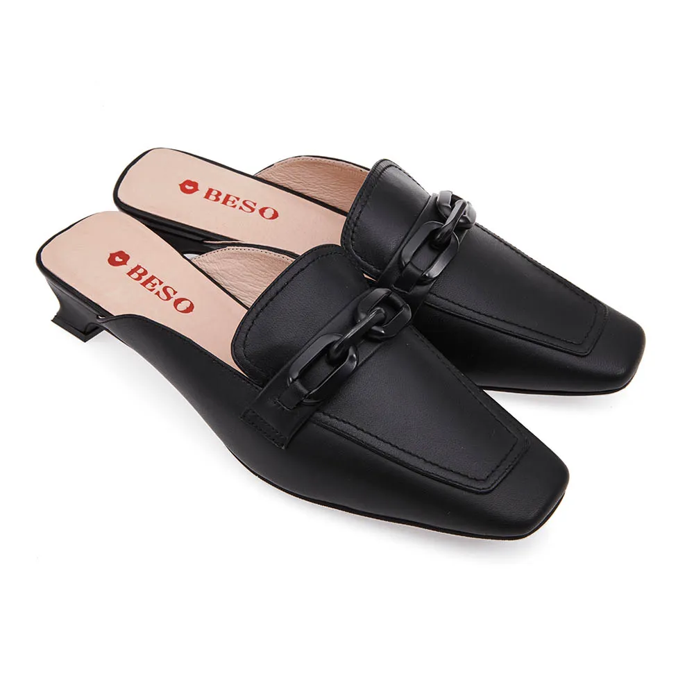 【A.S.O 阿瘦集團】BESO 芯軟Q系列-柔軟羊皮烤漆飾釦低跟樂福穆勒鞋(女鞋_黑色)