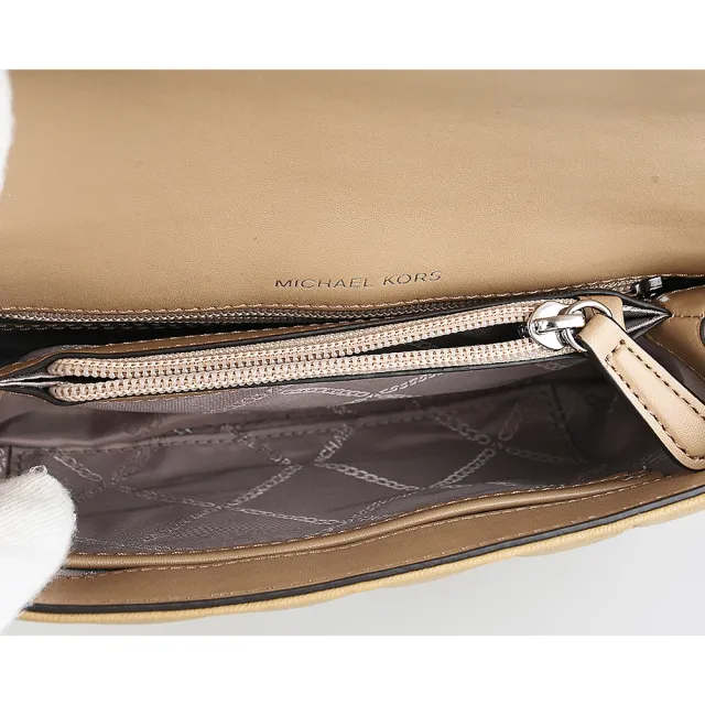 【Michael Kors】MICHAEL KORS SoHo絎縫設計羔羊皮推釦式鍊帶斜背包(小/駱駝棕)