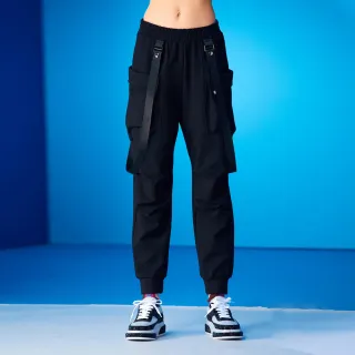 【GLORY21】速達-網路獨賣款-大口袋吊帶裝飾休閒長褲(黑色)