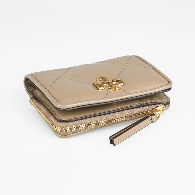 【TORY BURCH】TORY BURCH Kira 金屬T字LOGO菱格納帕皮革內襯帆布扣式拉鍊零錢短夾(灰褐)
