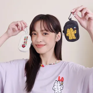 【gozo】gozox小虎☆☆深情背影戀語刺繡吊飾小包(兩色)