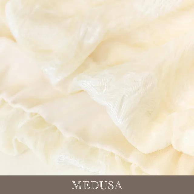 【MEDUSA 曼度莎】現貨-米白優雅荷葉浮花上衣（M-XL）｜女短袖上衣 荷葉上衣 甜美上衣(601-34801)