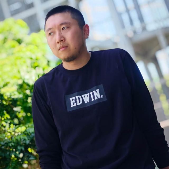 【EDWIN】男裝 人氣復刻款 花紗植絨LOGO長袖T恤(黑色)