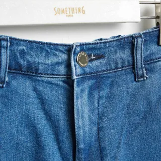 【SOMETHING】女裝 斜口袋基本寬版五分褲(拔洗藍)
