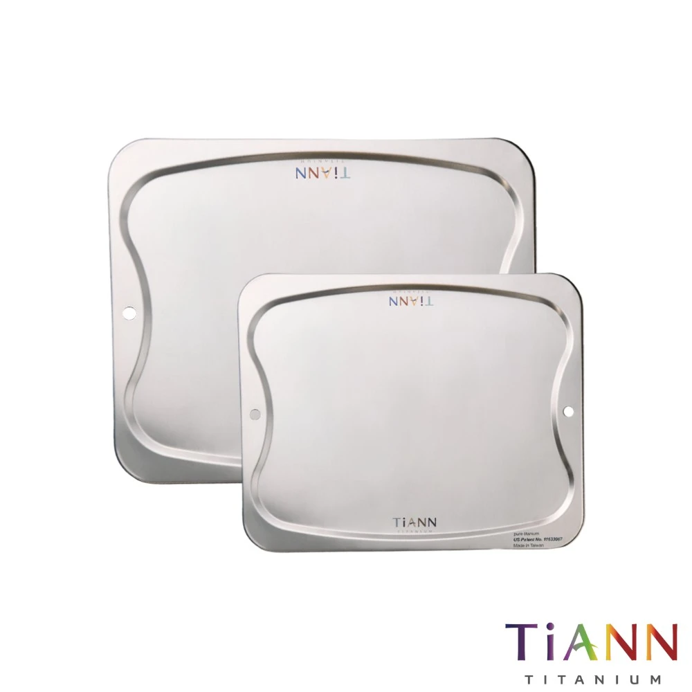 鈦安砧板 TiANN 鈦安專利萬用鈦砧板 大+中款,砧盤,沾板,切菜板,烘焙烤盤,露營餐盤)