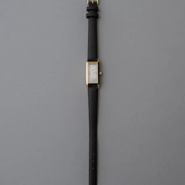 【ete】輕奢質感矩形真皮腕錶(金色)