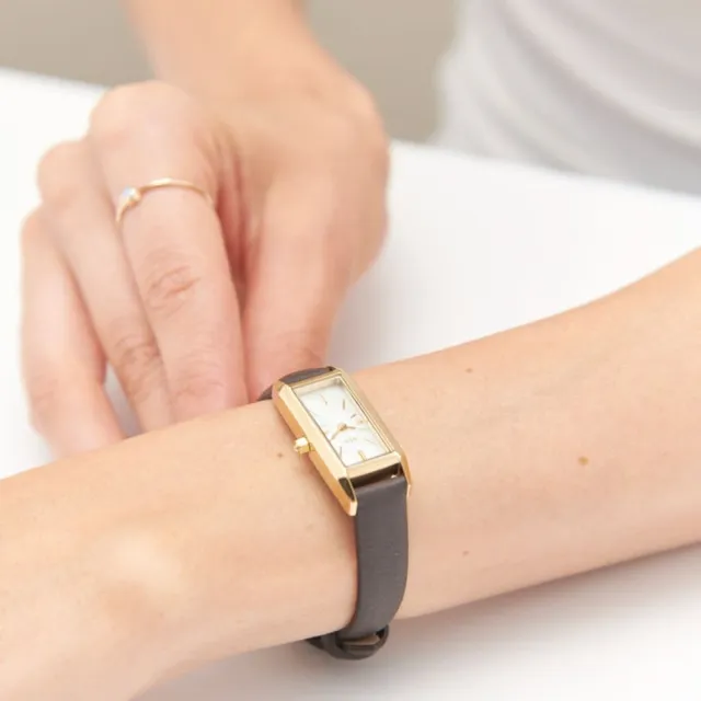 【ete】輕奢質感矩形真皮腕錶(金色)