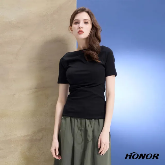 【HONOR 山形屋】出清品 優雅寬領側腰抓皺修身上衣-黑/紅(限定出清)