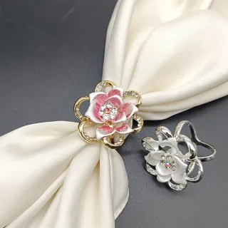 【Jpqueen】優雅玫瑰花水鑽披巾兩用絲巾扣(2色2款可選)