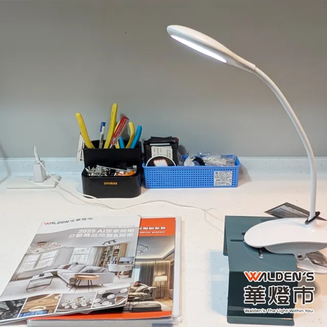 【華燈市】C360/T003 LED夾燈 USB充電檯燈-白(USB充電 微蓄電 可彎曲軟管 強力夾具 書桌閱讀燈)