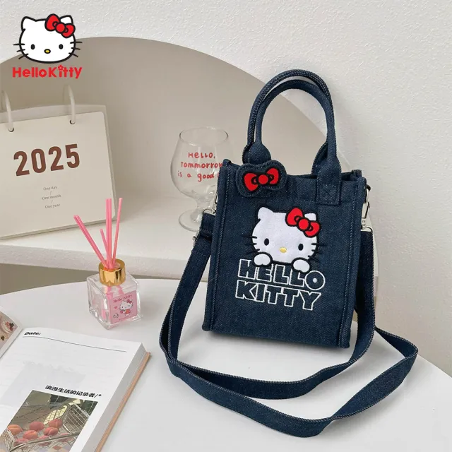 【SANRIO 三麗鷗】雙11 交換禮物 凱蒂貓牛仔刺繡帆布斜背手提兩用包(Hello Kitty)