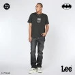 【Batman x Lee】男裝 牛仔褲｜743 中腰舒適直筒｜蝙蝠俠謎題人｜灰色洗水(LB517120888)