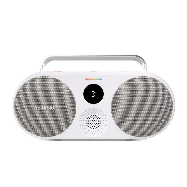 Polaroid 寶麗來 P3 是一款輕巧攜帶型多媒體喇叭，黃色系設計時尚大方，尺寸約 30*14*7 cm，重量僅 1.7kg，適合外出使用。支援藍芽 Bluetooth 無線連線及 USB 輸入插槽，ALL IN ONE (AIO) 功能一機搞定音訊播放。無 Wifi 支援，包含 USB-C 充電線及入門指南，享有 1 年保固。產地中國，透過 NCC 認證碼 CCAG22LP0320T5 及 BSMI 許可字號 R3E426，品質保證。