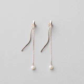 【ete】網路限定-K10MPG 限定CALM珍珠墜飾耳環(粉霧金色)