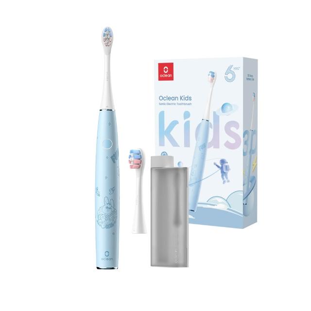  Oclean歐可林 KIDS 兒童超音波振動牙刷，專為兒童設計的電動牙刷，採用超音波振動技術，提供清潔、柔動、按摩三種模式，輕柔呵護兒童牙齒。尺寸230x25x25mm，重量僅88g，便於小手握持。包含2個精細護理型刷頭及磁吸充電底座，USB充電5V/0.5A，1年保固。產自中國，適合3歲以上兒童使用，讓刷牙變得有趣又有效率。 