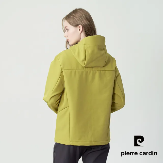 【pierre cardin 皮爾卡登】網路獨家 男女同款 防潑水連帽機能軟殼外套-芥末黃色(7255792-53)