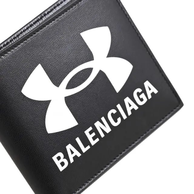 【Balenciaga 巴黎世家】Under Armour 限定聯名款品牌LOGO雙層8卡短夾(黑)