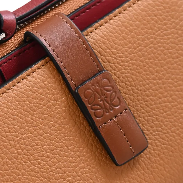 【LOEWE 羅威】簡約烙印LOGO撞色小牛皮釦式零錢短夾(棕紅)