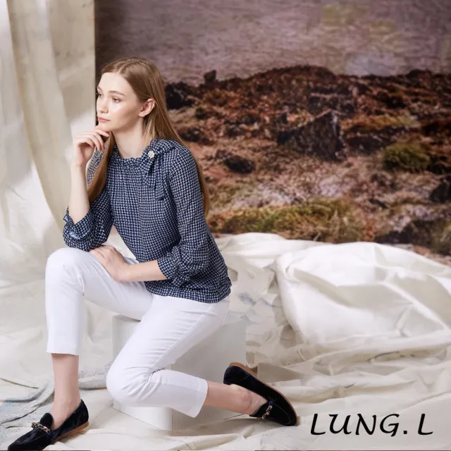 【LUNG.L 林佳樺】LT02A 藍白幾何格紋蝴蝶結領七分袖女裝上衣(秋冬新品)