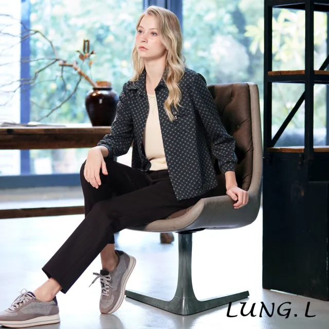 【LUNG.L 林佳樺】L820D70 領口燙鑽針米色針織背心(女裝)