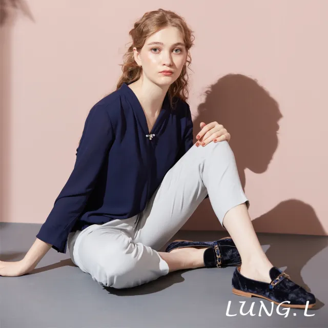 【LUNG.L 林佳樺】LT03A 藍色造型V領搭配珍珠釦九分袖女裝上衣(秋冬新品)