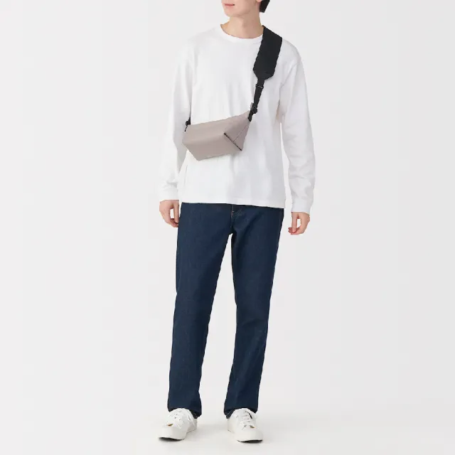 【MUJI 無印良品】再生聚酯纖維寬背帶迷你肩背包(黑色/深米)