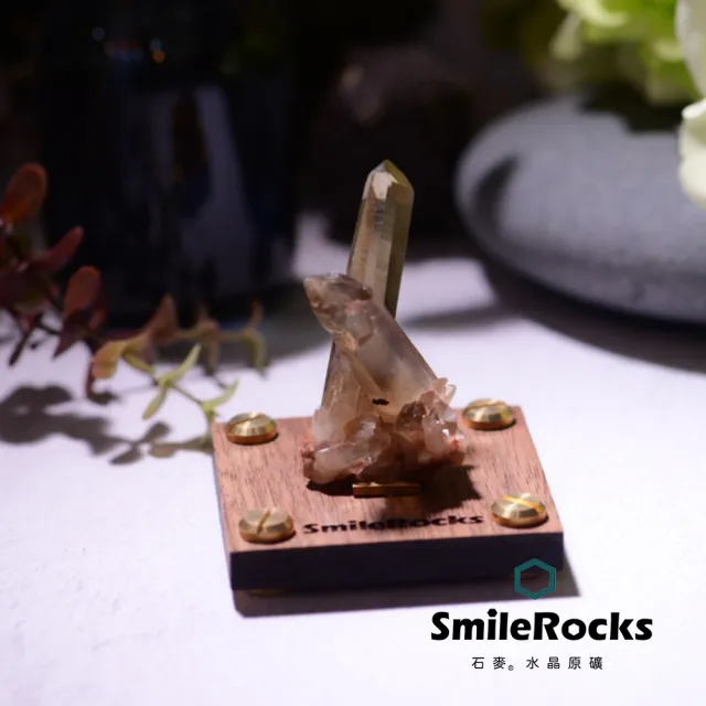 【SmileRocks 石麥】石麥水晶原礦 黃水晶簇 No.623681022(SmilePad 6X6底板)