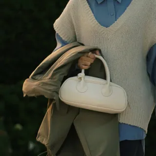 【plain-me】SAAKO 皮感維也納包 SAA3016-242(斜背包 手提包 法棍包 滾筒包 小包 肩背包 單肩包)