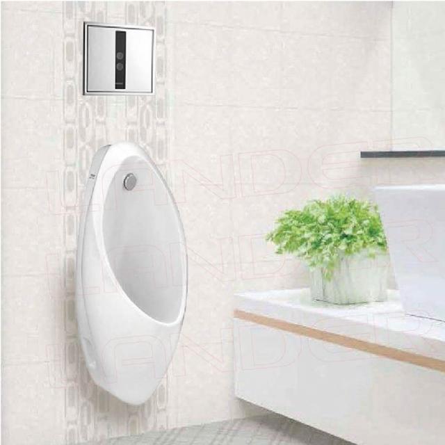 TOTO UW904H 智慧馬桶蓋採用先進溫水洗淨技術，提供舒適清潔體驗，讓您輕鬆享受衛生生活。內建除臭除菌功能，有效去除異味與細菌，結合節能設計，適合現代衛浴空間。安裝簡易、耐用可靠，提升生活品質，是智慧馬桶蓋的首選，溫水洗淨與除臭除菌功能讓衛浴升級無負擔，帶來健康舒適的日常享受。