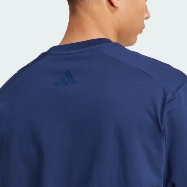 【adidas 愛迪達】愛迪達 M Dog Ftball T 男 T恤 運動上衣 休閒短袖 藍 亞版(JL9236)