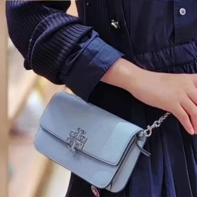【TORY BURCH】TB Britten 簍空LOGO荔枝紋皮革鏈條WOC手拿斜背包(/贈原廠防塵袋紙袋送禮)