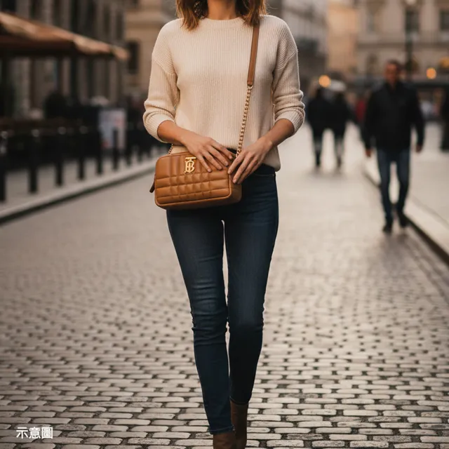 【BURBERRY 巴寶莉】BURBERRY LOLA 金屬TB字LOGO縫線小羊皮拉鍊斜背相機包(迷你/棕)