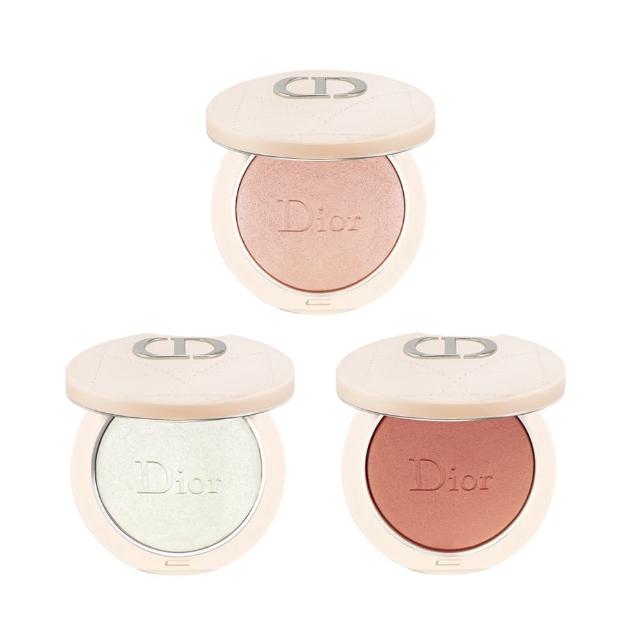 Dior 迪奧 超完美持久亮採餅 #01 珠光裸,6g容量,適合各種膚質使用,提供持久亮採妝效,輕盈服帖不厚重,法國原裝進口,專櫃級質感。 Christian Dior迪奧 超完美持久亮采餅