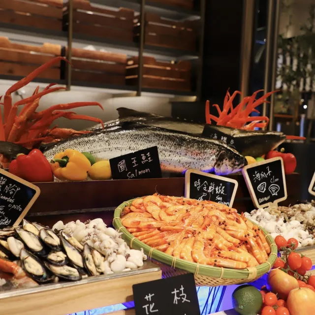 桃園和逸飯店｜Cozzi Market逸·市集★平日午/晚餐吃到飽(假日+200)(歐享券)