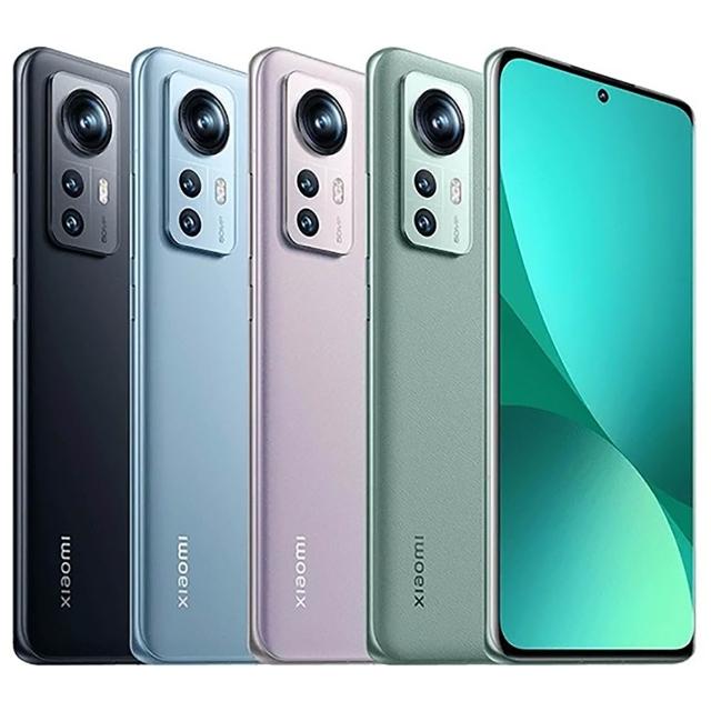 Xiaomi 小米 12 旗艦手機，搭載 6.28 吋 2400x1080 解析度 AMOLED 螢幕，提供細膩視覺體驗。強勁 Snapdragon 8 Gen 1 八核心處理器 (3+2.5+1.8 GHz)，12GB RAM + 256GB 儲存，支援 Android 系統，流暢多工。後置 5000萬 + 1300萬 + 500萬畫素三鏡頭，前置 3200萬自拍鏡頭，支援 4K 視訊錄影。5G Sub-6 + 4G LTE 雙卡雙待，電池容量 4500mAh，藍芽連線，輕巧機身 152.7 x 69.9 x 8.16 mm / 180g。紫色/灰色選擇，適合追求高效能與時尚的使用者。NCC 認證 CC AF21 5G 0390T9。