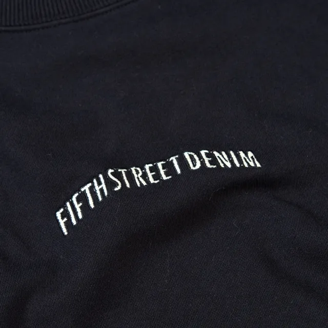 【5th STREET】雙11 女裝 長袖 寬版上衣 大學t 黑色(561005)