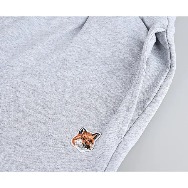 【Maison Kitsune】MAISON KITSUNE 刺繡狐狸頭LOGO純棉內抽繩運動長褲(女款/淺灰)