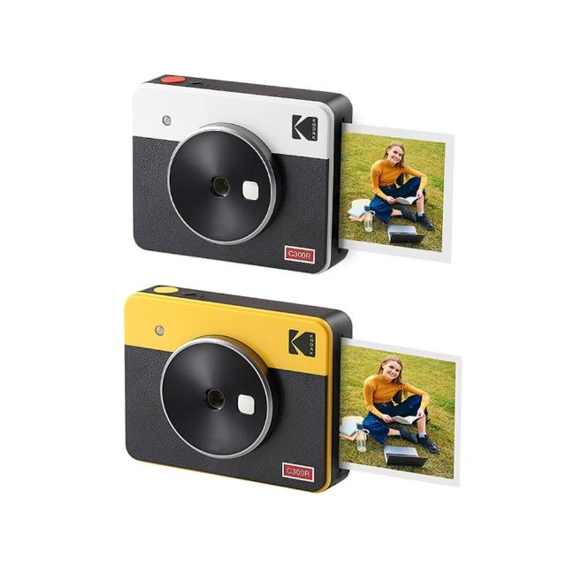 KODAK柯達 MINI SHOT3 C300R 熱轉印列印機，支援藍芽與micro USB連線，相容Android與iOS裝置。列印解析度達1670萬色，列印速度約一分鐘一張，採用染料昇華熱轉印(D2T2)技術，列印尺寸為2x3。內建AC adaptor充電模式，主機尺寸75X75mm，重量370g，BSMI許可字號為R3C146。