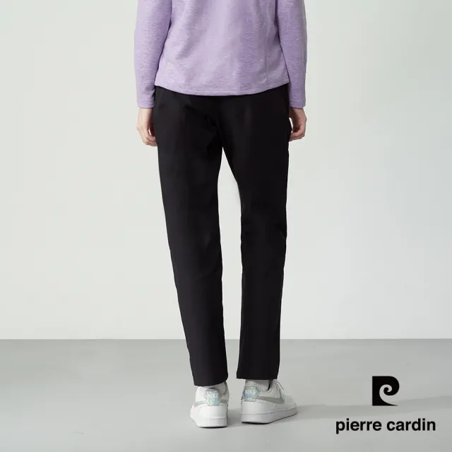 【pierre cardin 皮爾卡登】網路獨家 女款 戶外防風防潑水軟殼休閒褲-黑色(8255885-99)