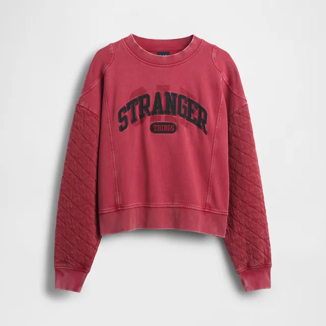 【GAP】女裝 Gap x Stranger Things怪奇物語限量聯名 Logo刺繡印花圓領大學T-紅色(865224)