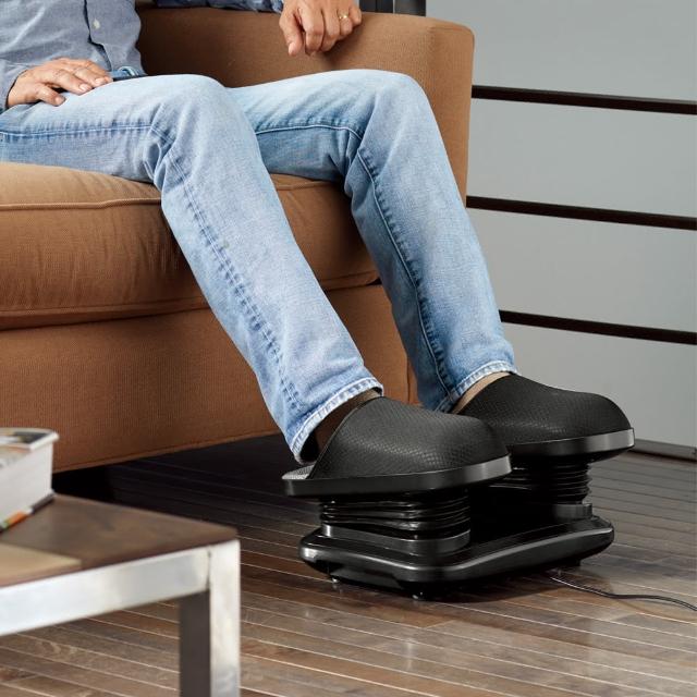  HOMEDICS 家醫 FMS-355H 腳底按摩機，採用指壓式按摩方式，搭配溫熱功能可加溫至40-45度，深入舒緩足底疲勞。尺寸36x31x21cm，重量4.4kg，插電式45W功率，適合日常在家使用。中國製造，BSMI許可R39624，1年保固。個人衛生用品，購買前請確認評估，無試用服務，一經使用影響退換權益。 