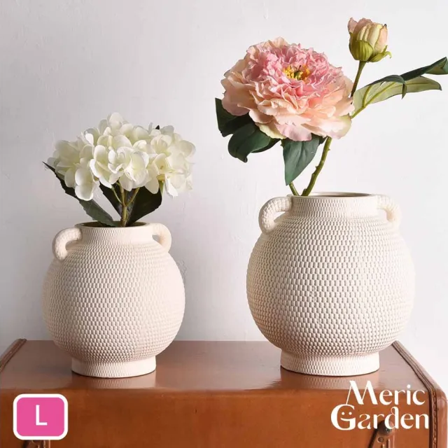 【Meric Garden】歐式月釉映光雕紋圓弧雙耳陶瓷花瓶/裝飾花瓶_L(花藝花器 插花裝飾品 居家桌面擺飾)