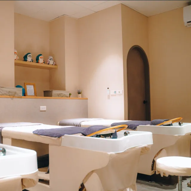 【默 越式頭療會館】越式經典放鬆舒壓洗髮+耳部方案60分(加贈耳燭)