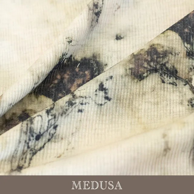 【MEDUSA 曼度莎】現貨-台灣製 柔霧印花垂墜長袖上衣（M-XL）｜女長袖上衣 休閒上衣 氣質印花(701-56301)